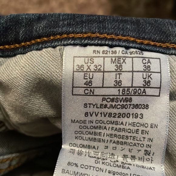 Mens Guess Jeans -Brit Rocket -slim tapered. No rips not faded. Hardly worn. - Picture 4 of 4